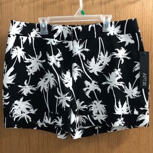 Apt 9 Woman’s Dress Shorts